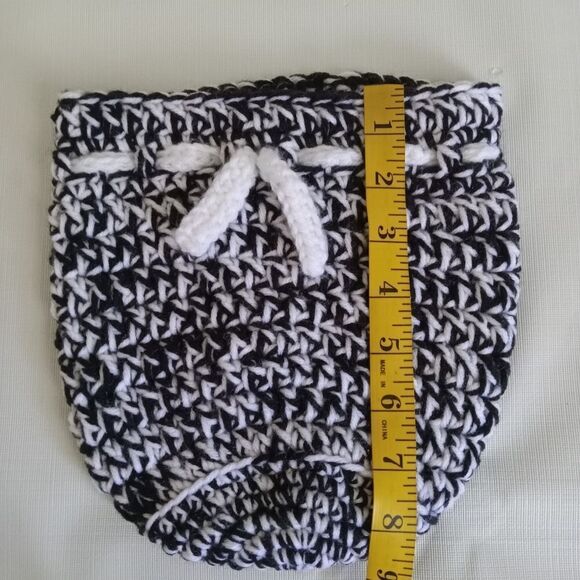 Handmade Black & White Large Acrylic Yarn Crochet Adjustable Drawstring Dice Bag - Picture 6 of 12